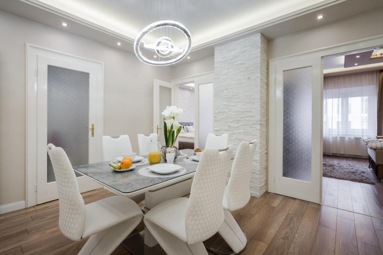 Bpr Ethereal Panoramic Suite With A/C & Balcony Budapest Exterior foto