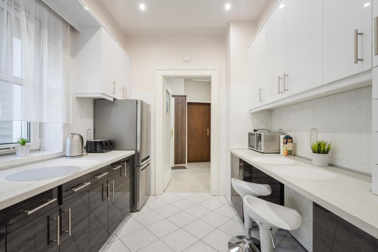 Bpr Ethereal Panoramic Suite With A/C & Balcony Budapest Exterior foto